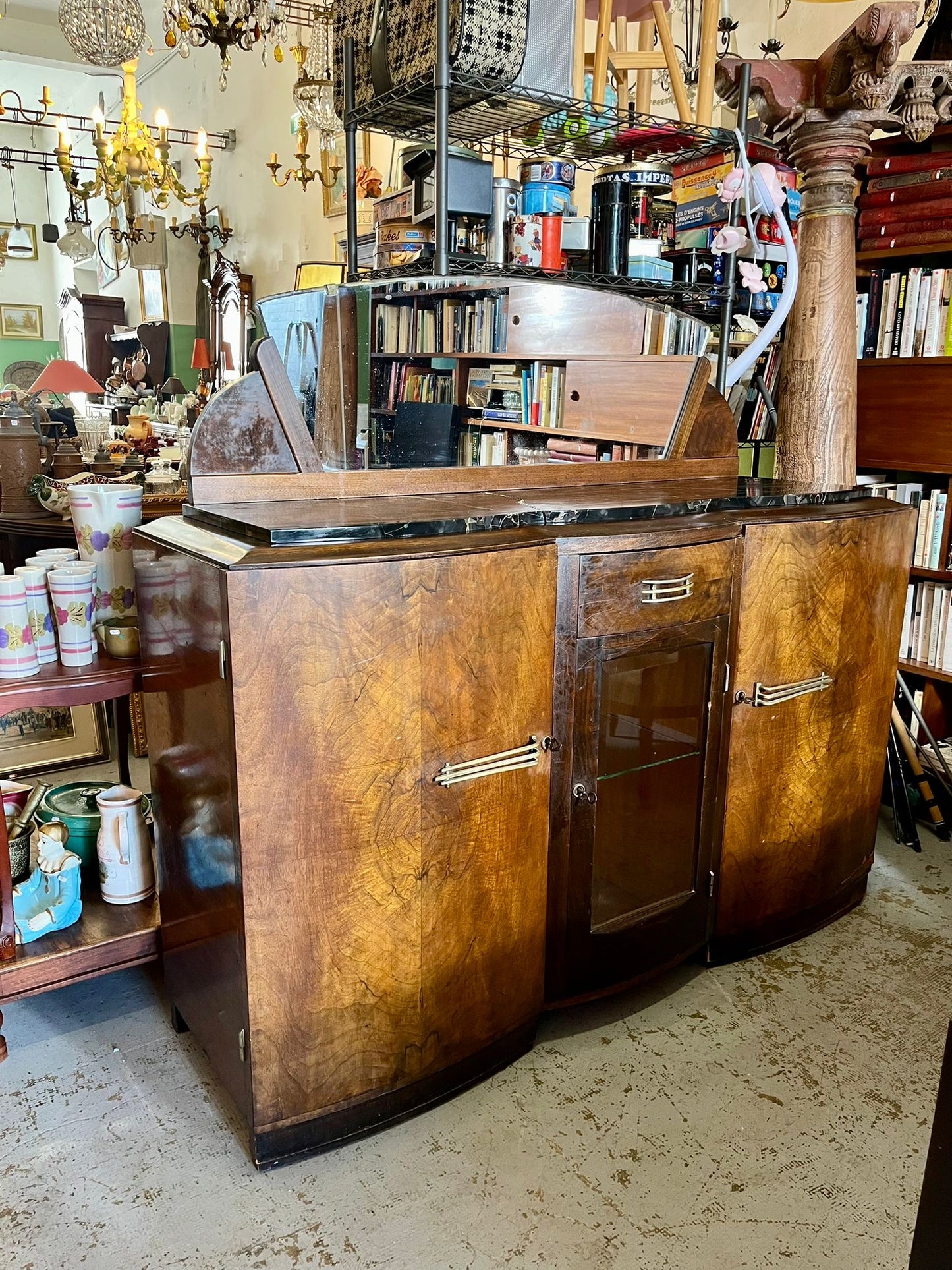 Buffet bar Art Déco avec miroir en bois galbé – meuble années 1930