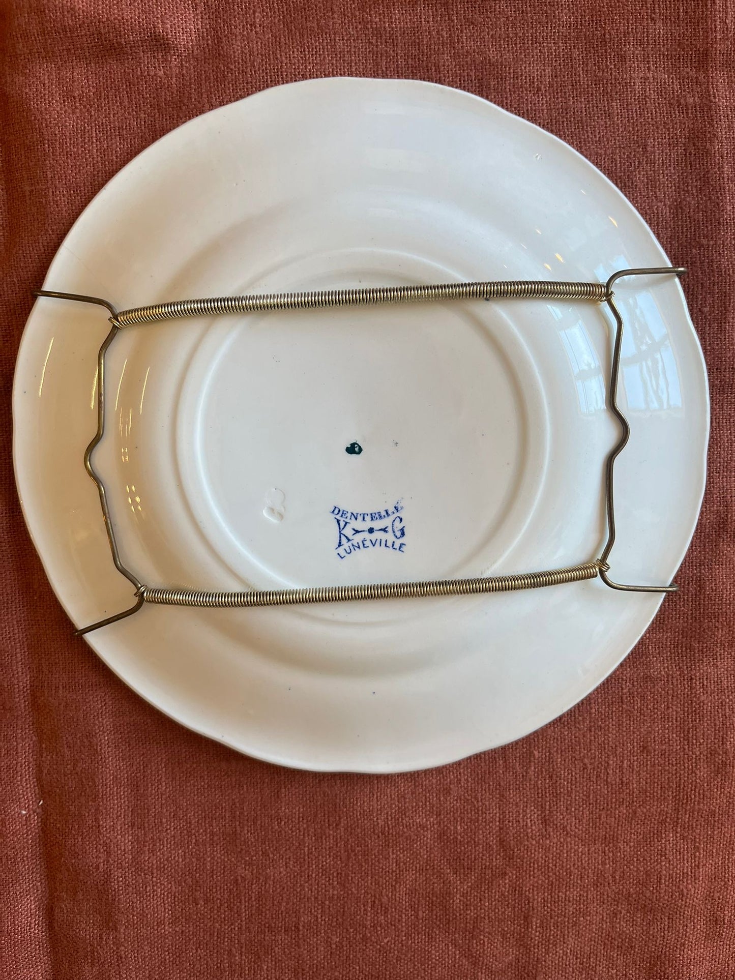 Assiette ancienne terre de fer Lunéville K&G modèle Dentelle décor japonisant bleu