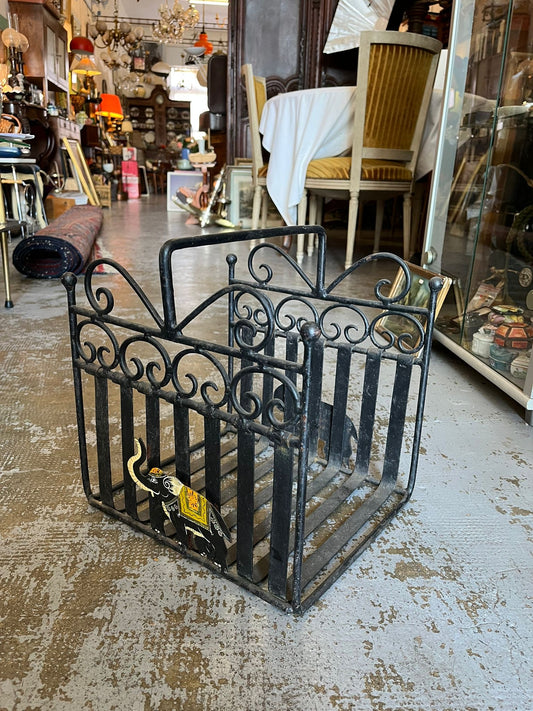 Porte-revues en fer forgé