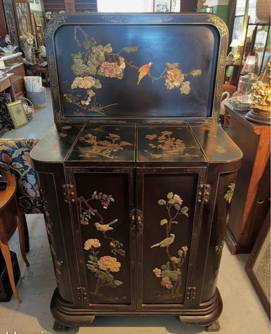 Ancien cabinet chinois laqué