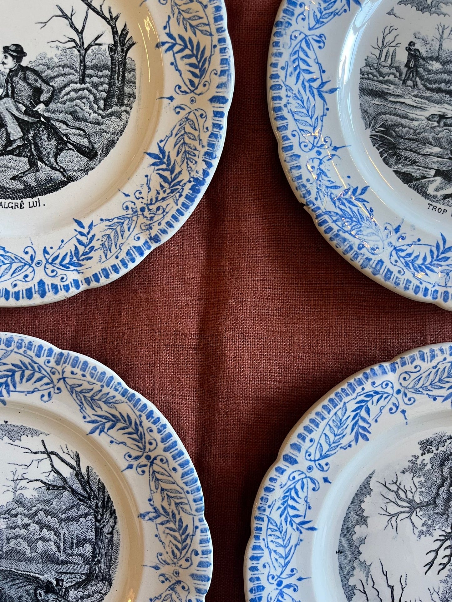 Lot de 6 assiettes anciennes terre de fer Saint-Amand « Comique » scènes de chasse
