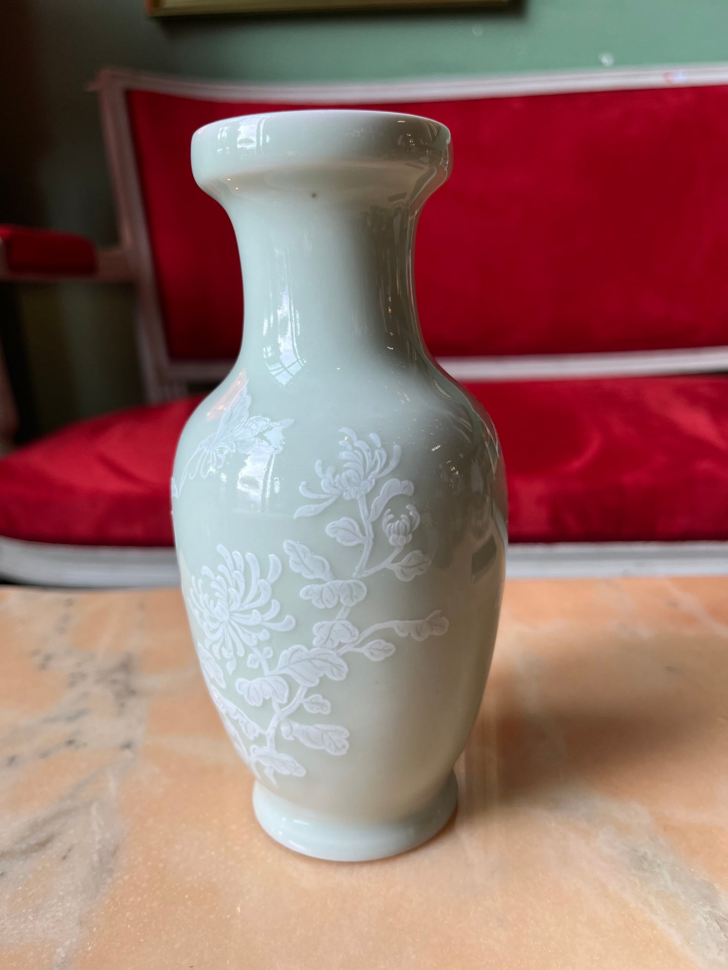 Ancien vase asiatique en porcelaine