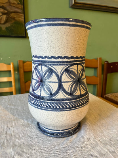 Vase en céramique bleu et blanc