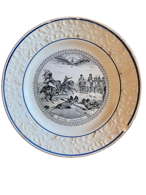 Assiette ancienne terre de fer Napoléon – Bataille d’Austerlitz – Choisy-le-Roi XIXe