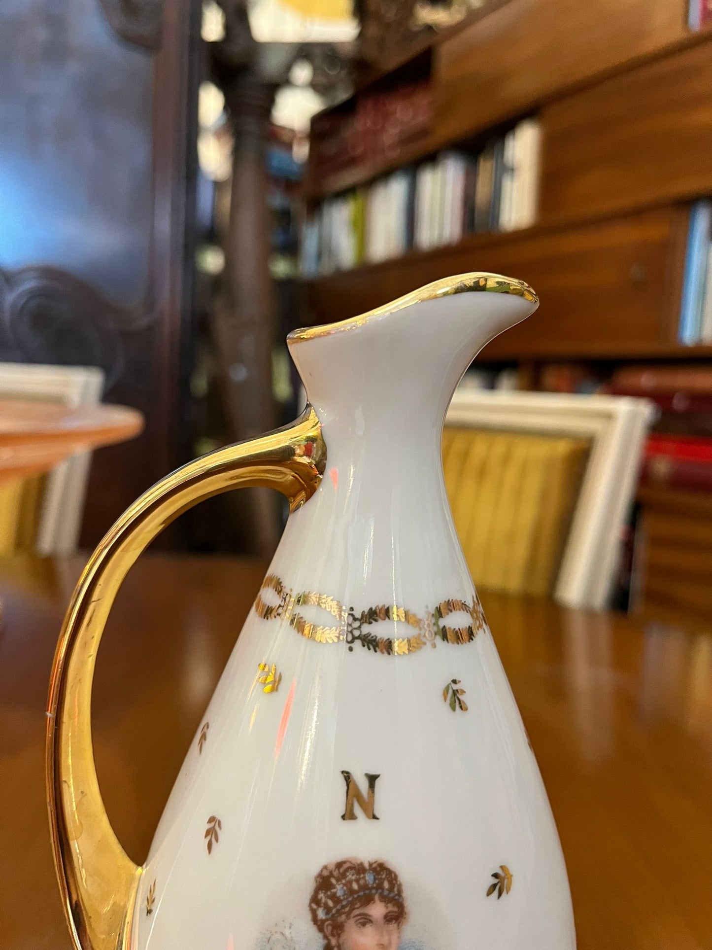 Aiguière porcelaine France Napoléon Joséphine décor doré vintage