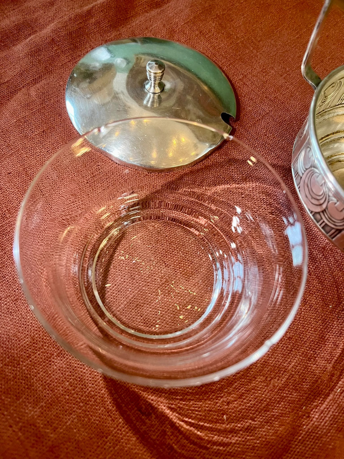 Sucrier confiturier Art déco en métal argenté et verre années 1930