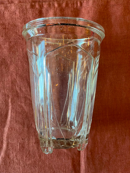 Vase ancien en verre moulé à décor géométrique Art déco