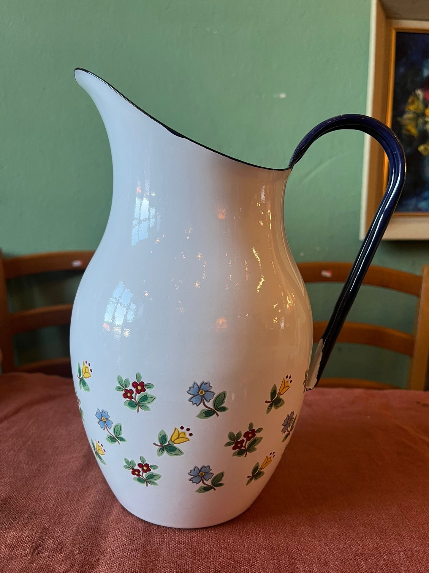 Grand broc ancien émaillé décor floral