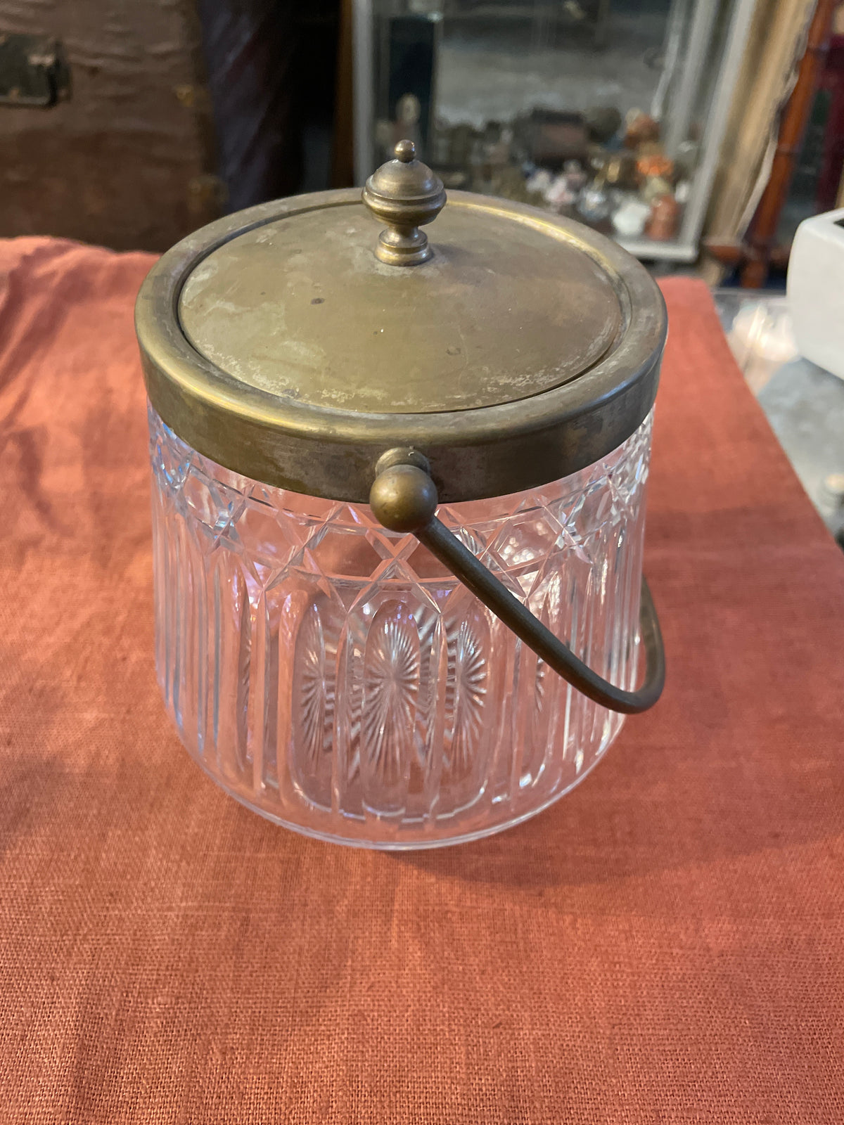 Seau à biscuits ancien en cristal taillé et laiton