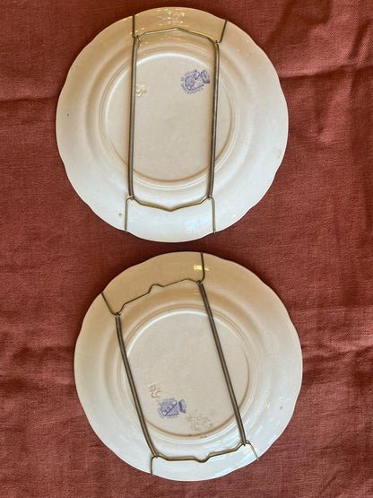 Paire d’assiettes anciennes terre de fer Opaque de Sarreguemines scènes d’enfants XIXe