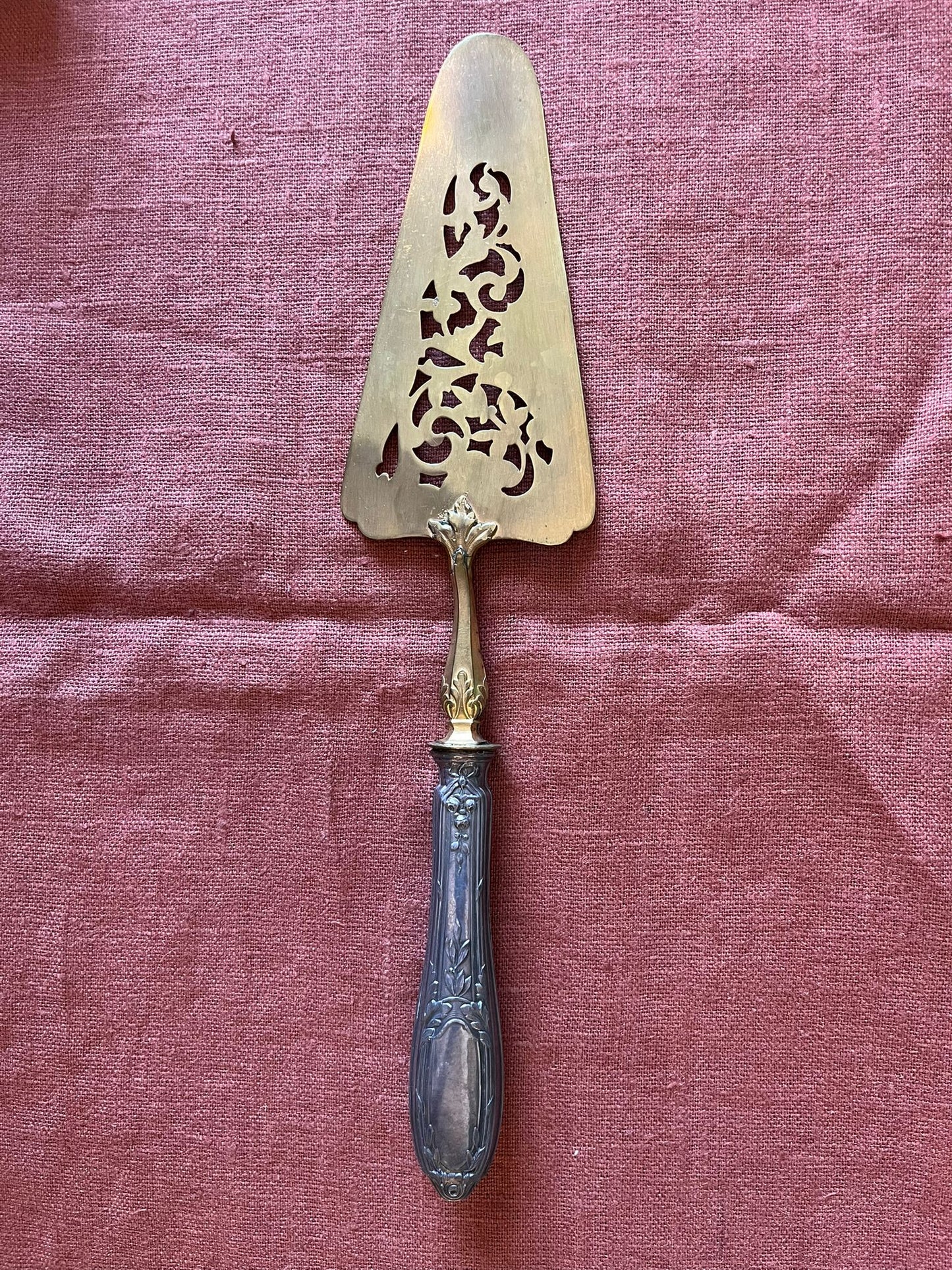 Pelle à gâteau ancienne manche argent lame ajourée dorée XIXe-XXe