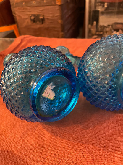 Paire de carafes vintage en verre bleu – Made in Belgium – années 1960/70
