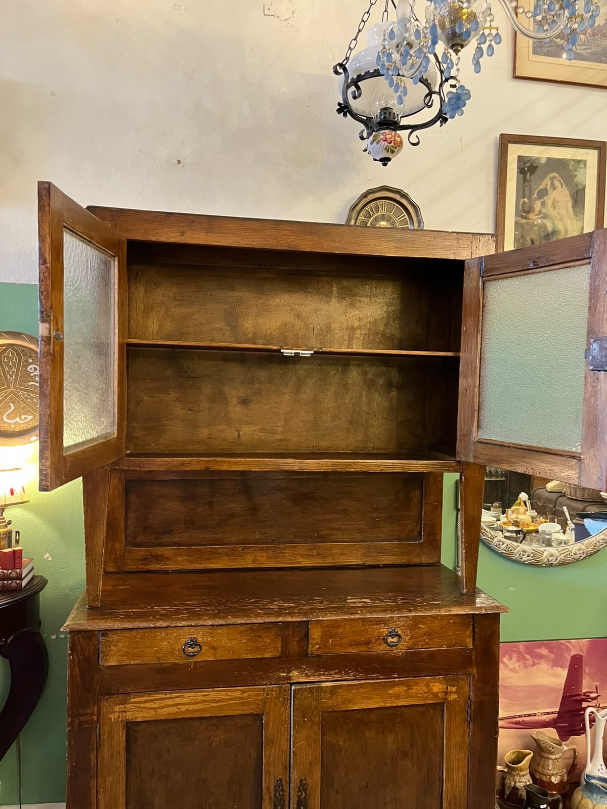 Buffet de cuisine ancien 2 corps bois massif vitré vers 1920-1940