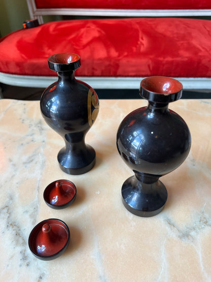 Ancienne paire de bouteilles à saké japonaises