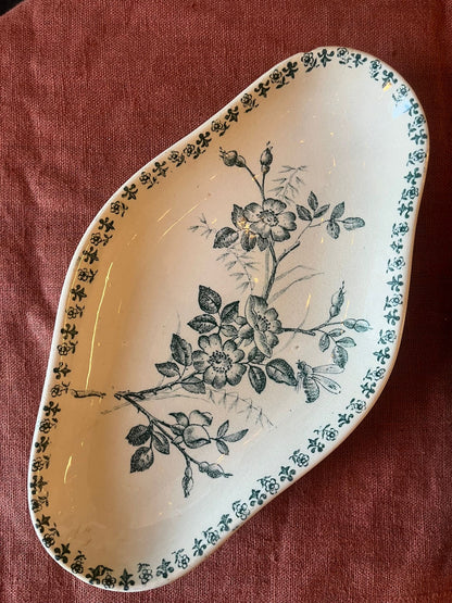 Lot de 2 raviers anciens Terre de Fer Cluny modèle Trèfles décor floral