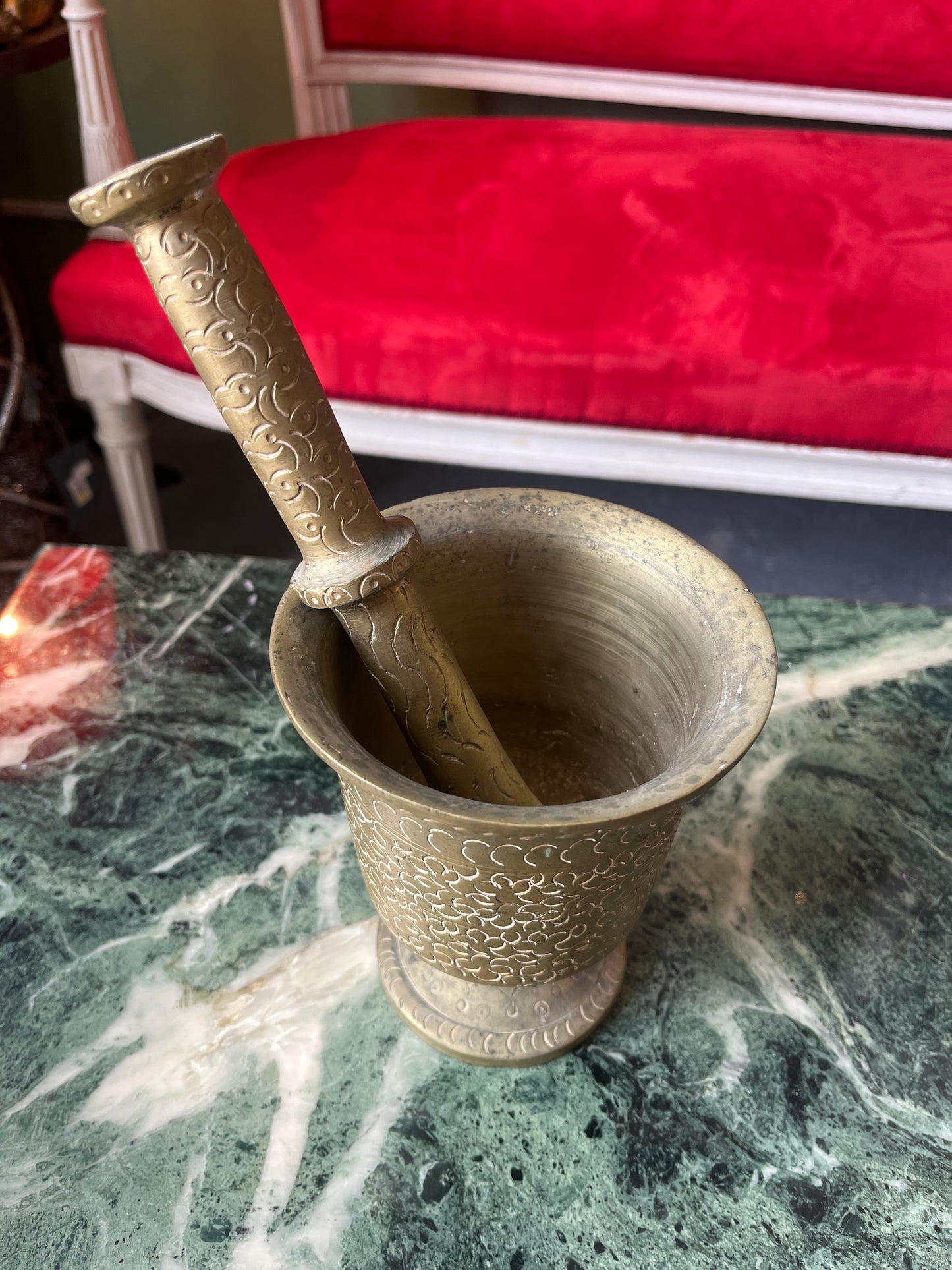 Mortier ancien en bronze massif avec pilon assorti