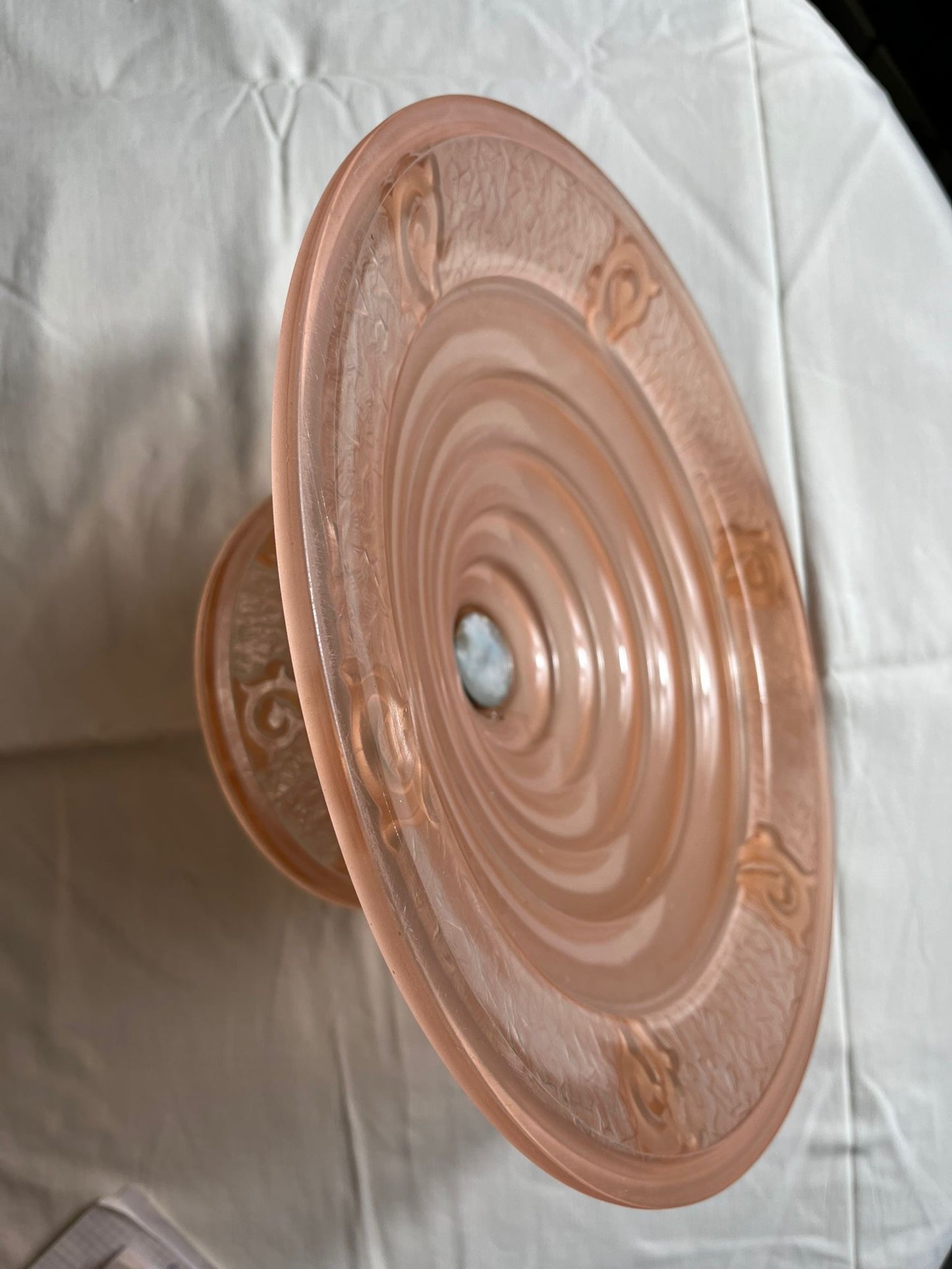 Coupe sur pied Art déco en verre satiné rose – Modèle Verdun – 35 cm