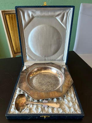 Coffret de baptême ancien assiette creuse et cuillère en métal argenté