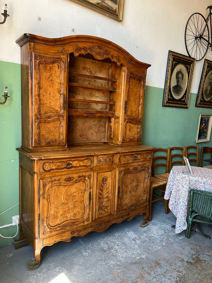 Vaisselier provençal 2 corps en bois – buffet haut ancien
