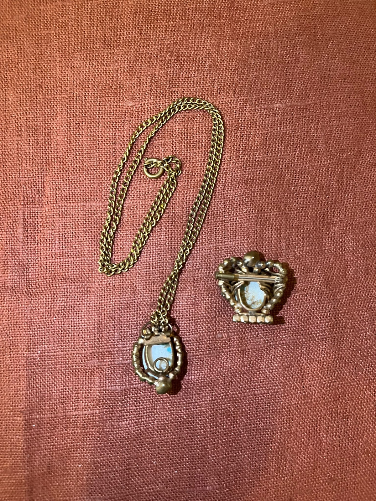 Parure vintage broche et pendentif cabochons bleu turquoise et strass