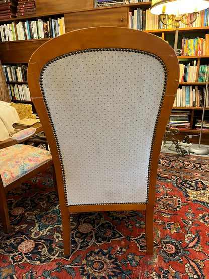 Fauteuil style Louis Philippe bois tissu beige clouté bon état