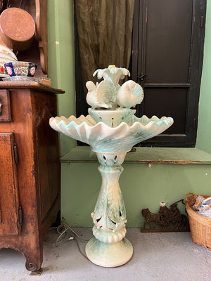 Fontaine décorative à colombes en céramique émaillée style coquillage