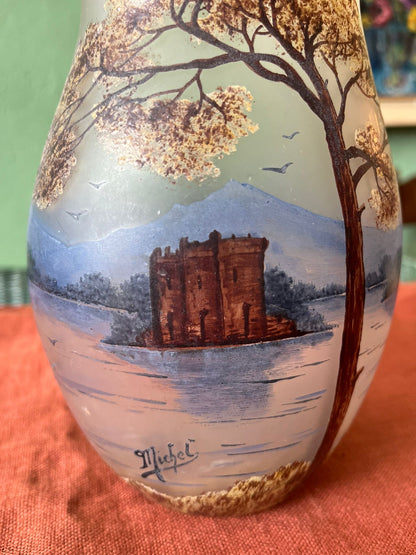 Vase en verre givré décor paysage lacustre signé Michel