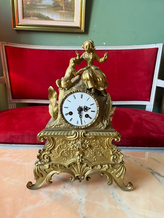 Ancienne pendule horloge en bronze doré