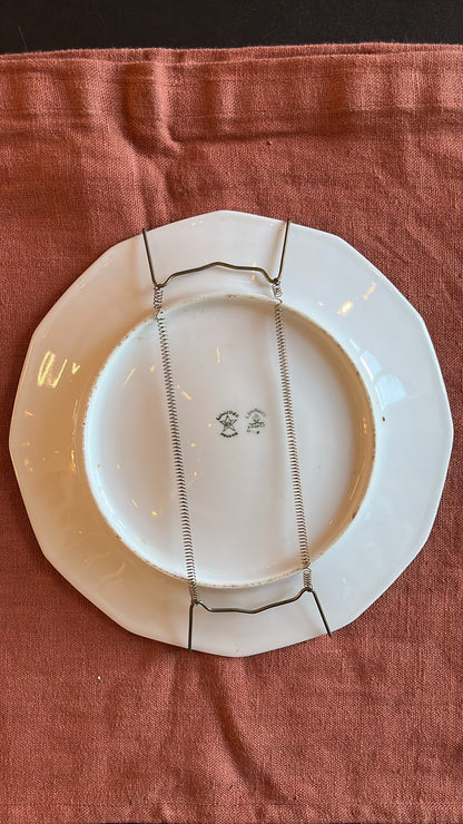 Paire assiettes Limoges peintes main oiseaux gibier signées 22,5 cm