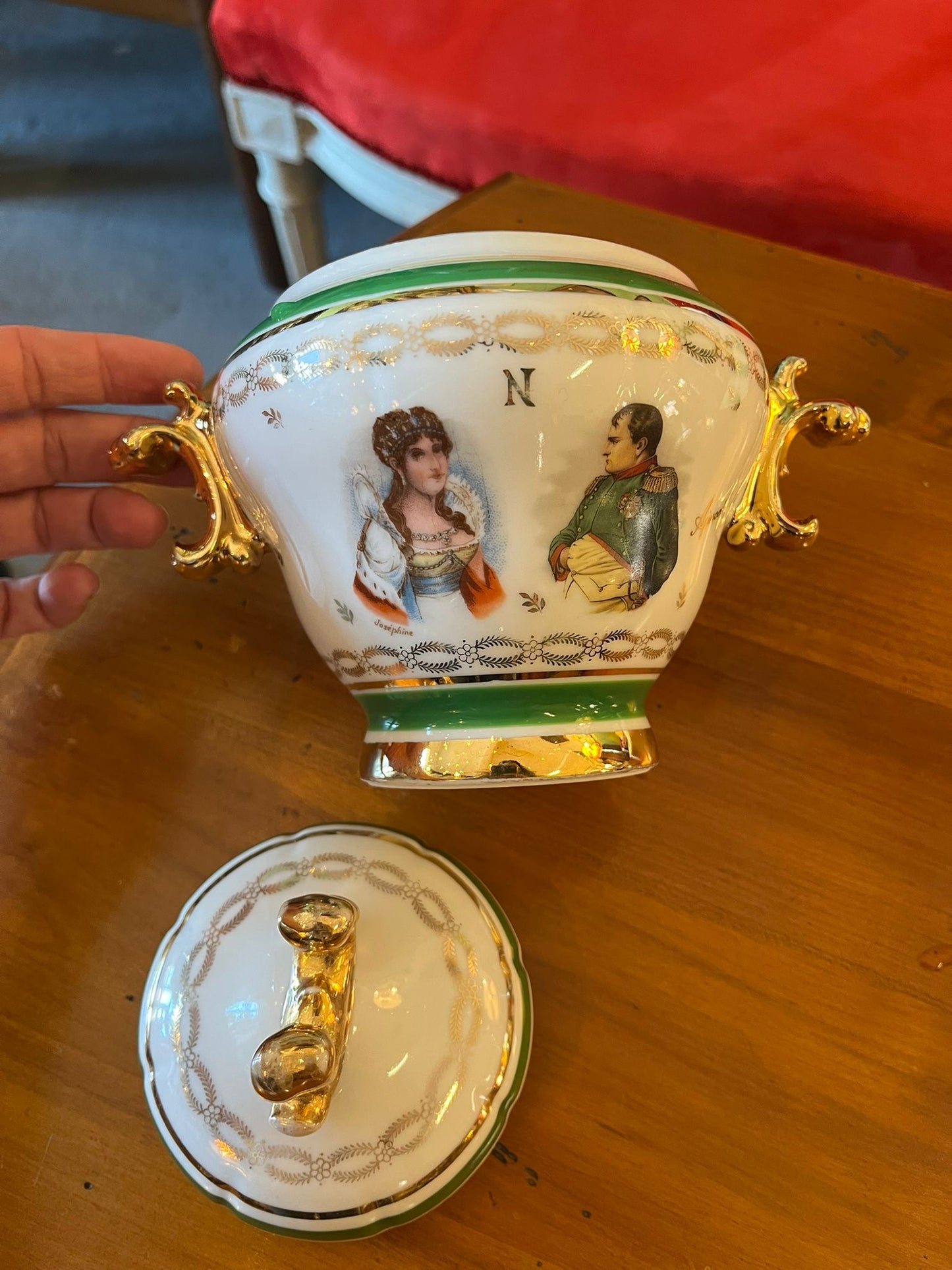 Bonbonnière Napoléon Joséphine porcelaine française couverte vintage