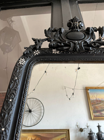 Miroir Napoléon III en bois noirci à décor floral incrusté