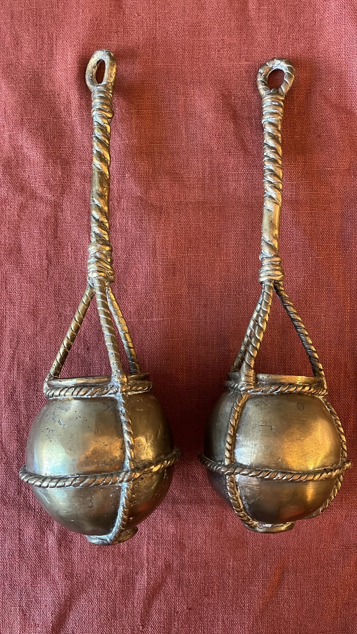 Paire de porteurs d’eau africains en bronze – XXe siècle