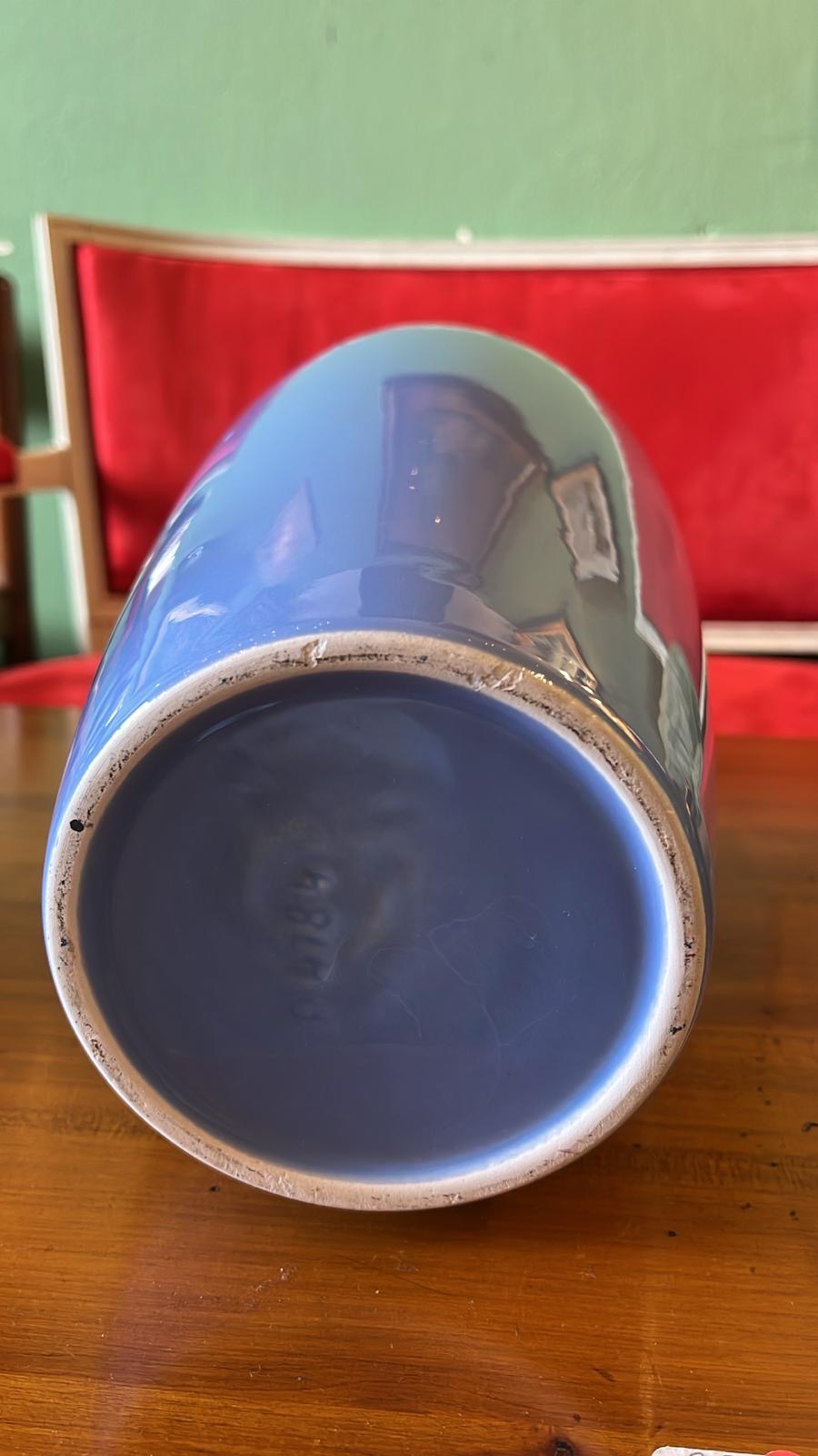 Grand vase en porcelaine bleu lavande – modèle P4784