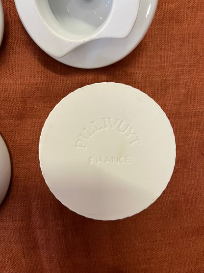 Paire de pots couverts Pillivuyt France porcelaine blanche liseré argent