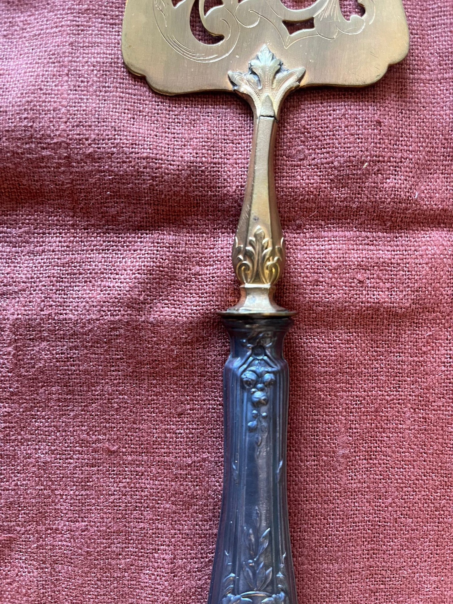 Pelle à gâteau ancienne manche argent lame ajourée dorée XIXe-XXe