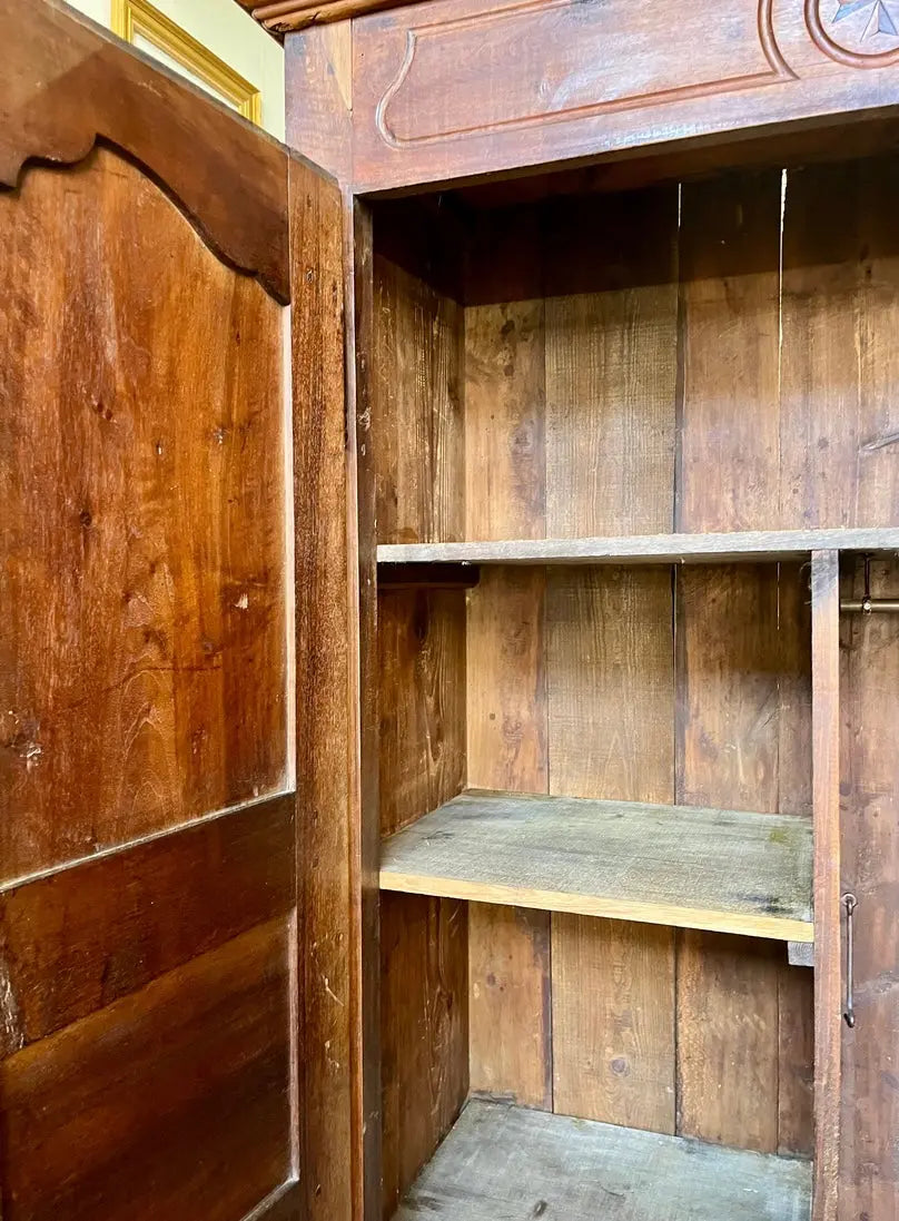 Ancienne grande armoire XVIIIe