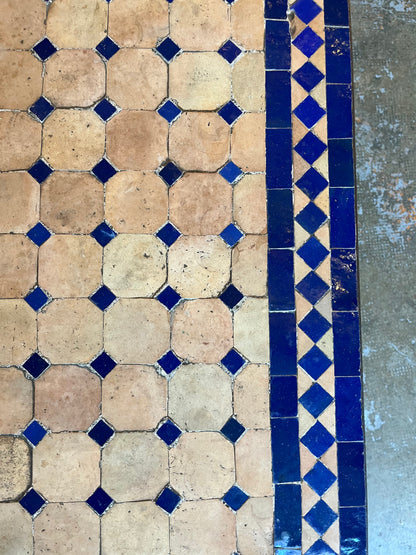 Table basse d’extérieur en fer forgé et mosaïque