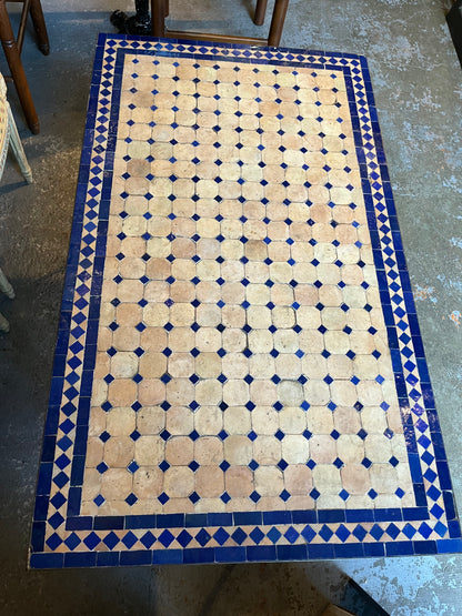 Table basse d’extérieur en fer forgé et mosaïque