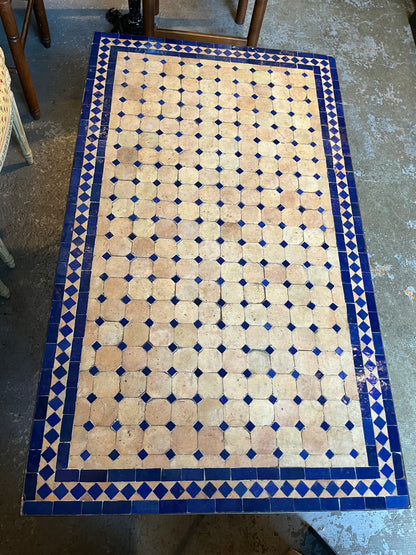 Table basse d’extérieur en fer forgé et mosaïque