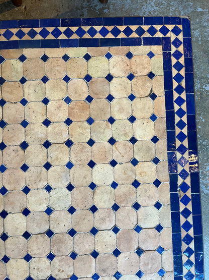 Table basse d’extérieur en fer forgé et mosaïque