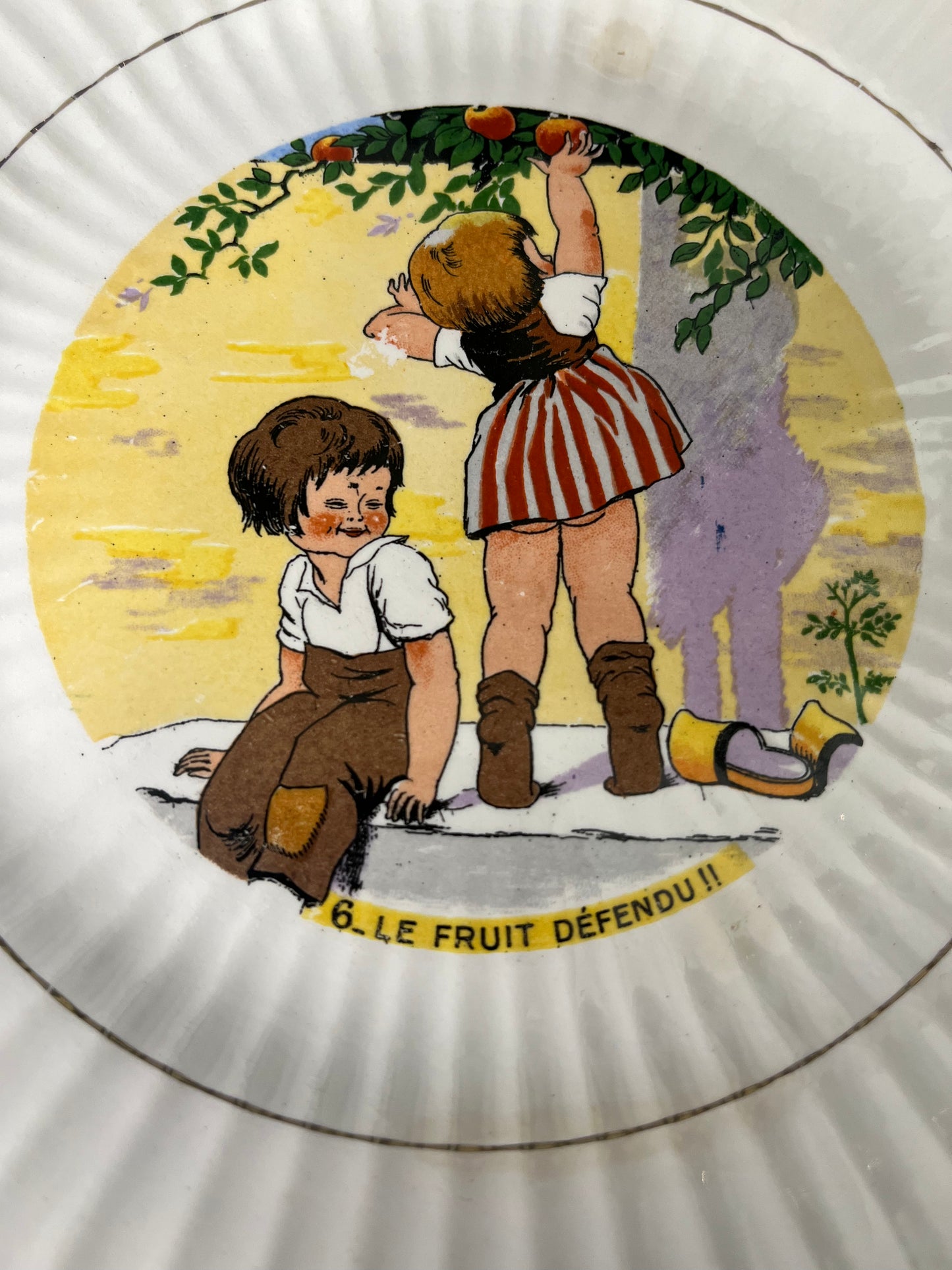 Assiette déco DIGOIN FRANCE Sarreguemines « le fruit défendu »