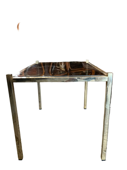 Table d’appoint vintage années 1970 métal doré et verre fumé