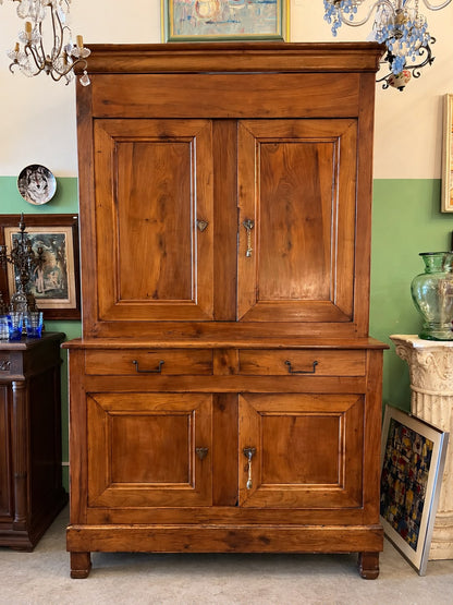 Buffet deux-corps ancien en noyer massif XIXe siècle
